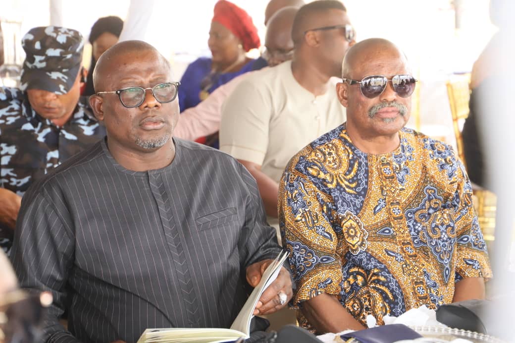 DELTA SPEAKER, RT HON SHERIFF OBOREVWORI ON FRIDAY, FEBRUARY 14, 2020,  JOINED HIGH CHIEF AUGUSTINE EZENEKWE ITIMI AT OYEDE, ISOKO NORTH LOCAL GOVERNMENT AREA OF DELTA STATE  TO BID FINAL GOODBYE TO HIS WIFE, LATE CHIEF  ( MRS ) CAROLINE OLEMEREZI ITIMI